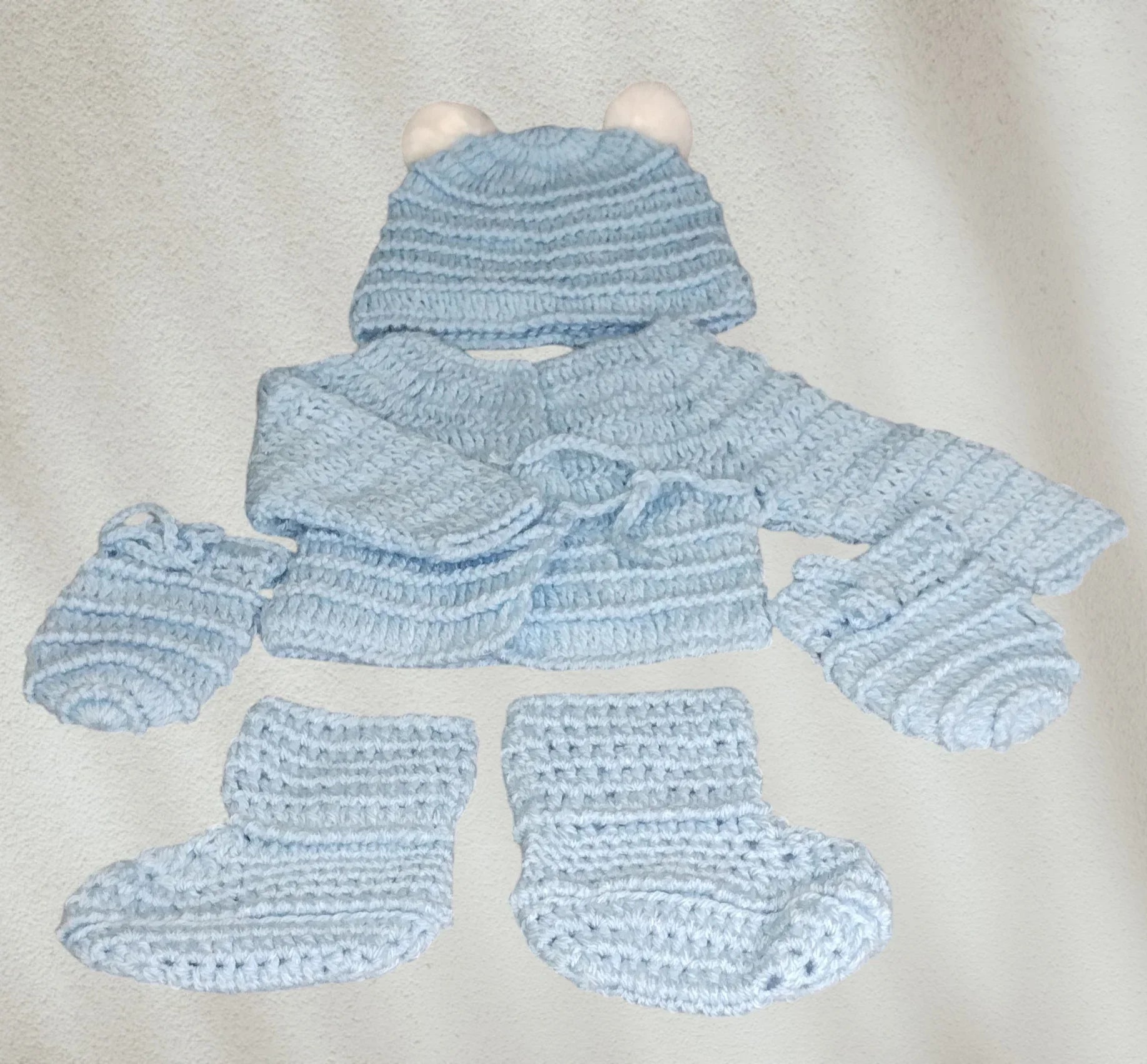 Handmade baby blue crochet set with hat, mittens, booties and scarf from Croch'pelotes by Sophie