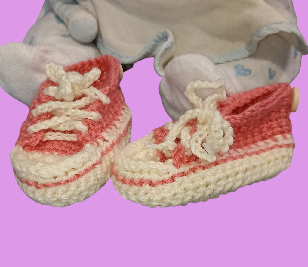 Handmade crochet baby booties in pink and white, Croch'pelotes by Sophie